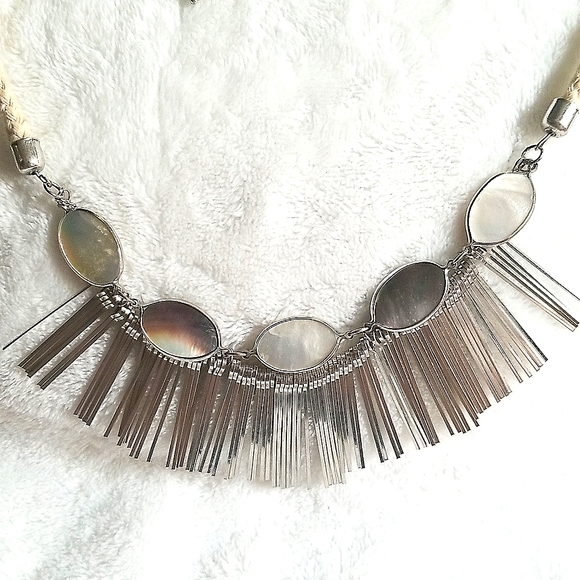Loft mother of pearl abstract necklace - Picture 2 of 5